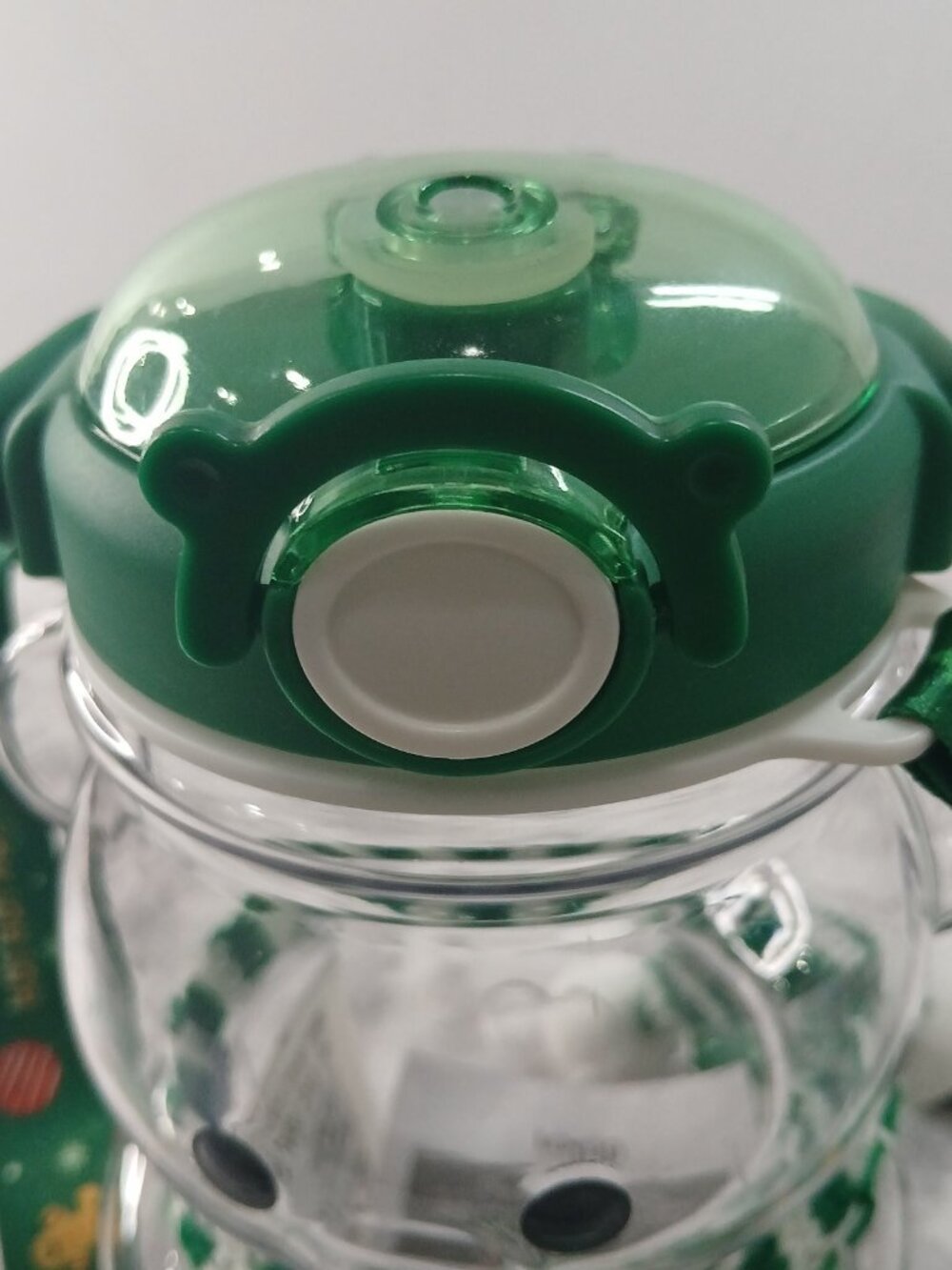 MINISO Christmas Bear Water Bottle 1000mL Green BPA-Free Kids Straw Cup w/ Strap - Picture 7 of 8